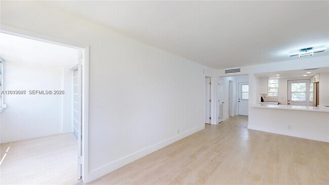 Building Photo - 1333 E Hallandale Beach Blvd