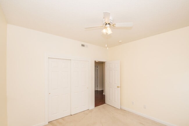 Building Photo - Beautiful Condo in Virginia Beach