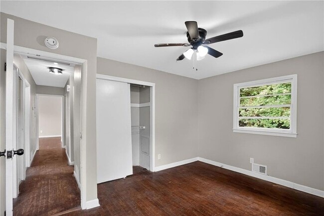 Building Photo - 7259 Mayfair Cir