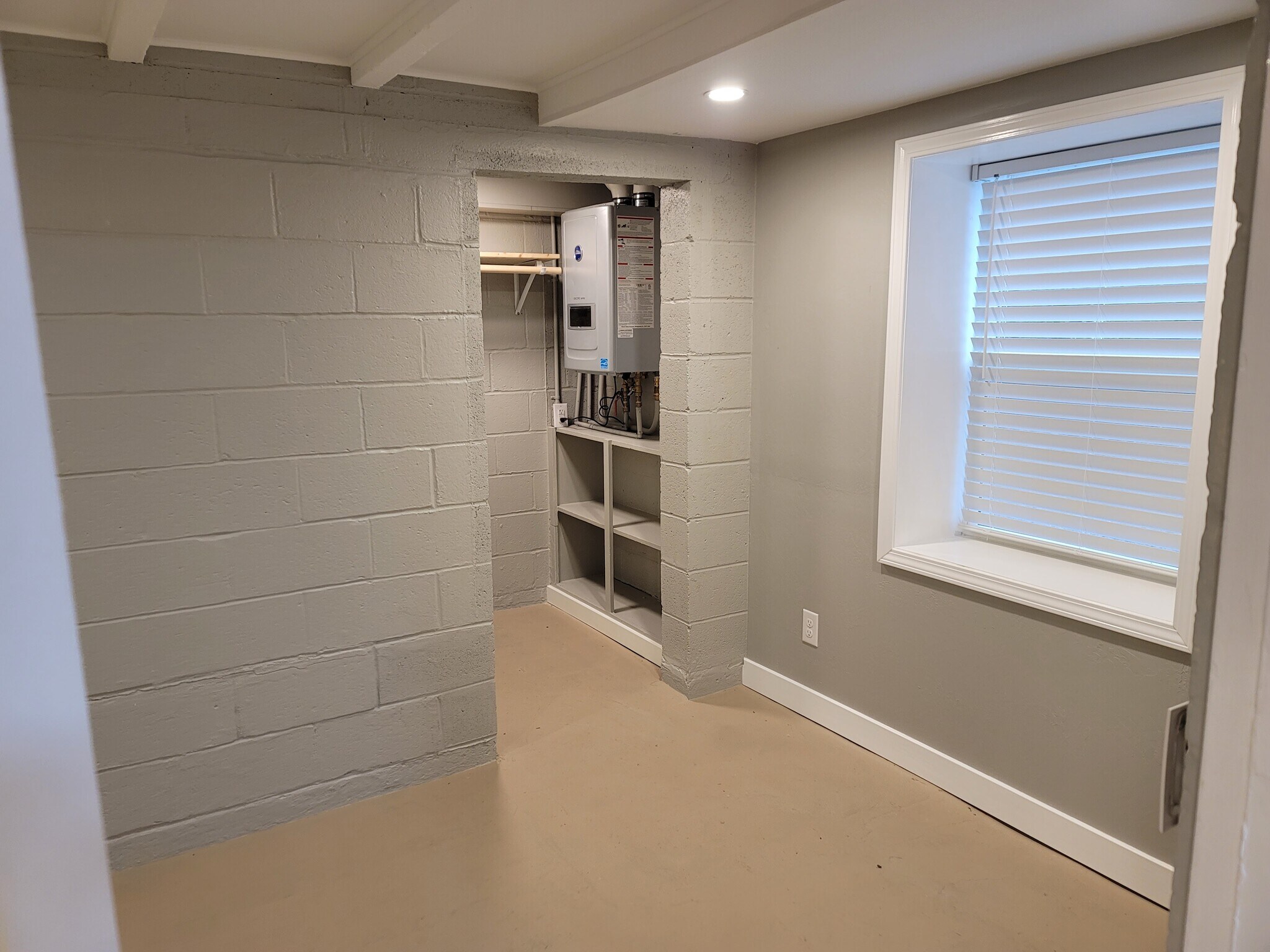 Front bedroom, view into hallway/second bathroom - 329 1/2 S Hocker Ave
