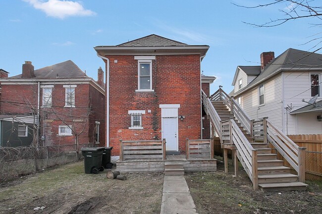Building Photo - 322-324 S Ohio Ave