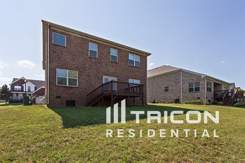Building Photo - 5004 Geranium Dr