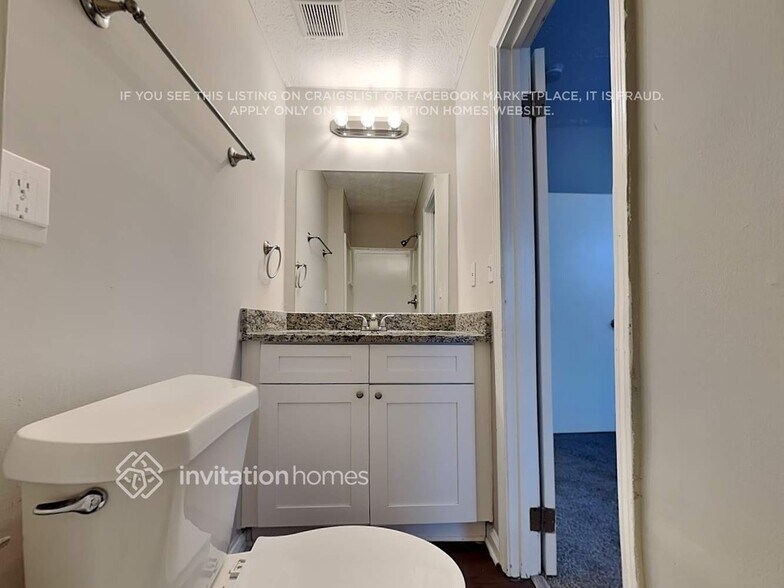 Building Photo - 2871 Knollview Dr