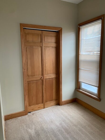 Building Photo - 106 Broadway