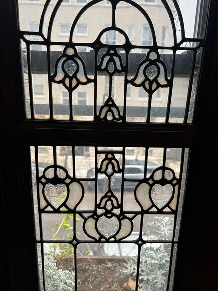 Building Photo - 541 W Wrightwood Ave