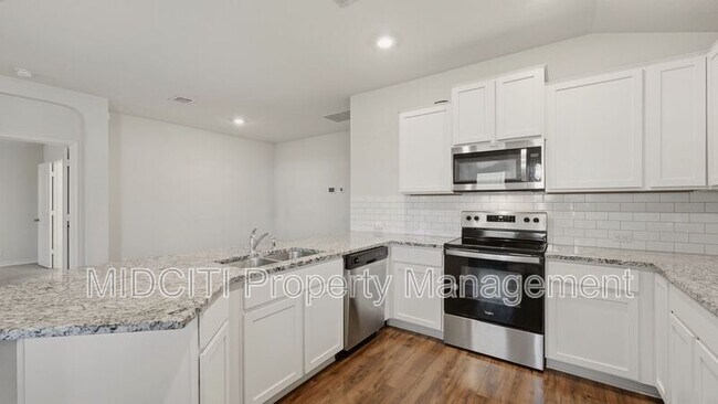 Building Photo - 221 Tule Canyons