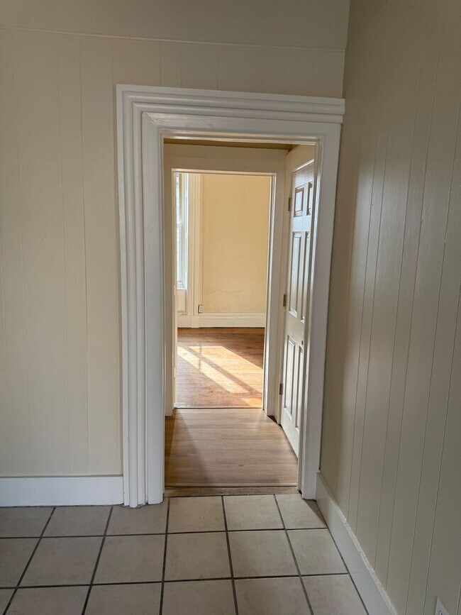 Building Photo - 32 W High St