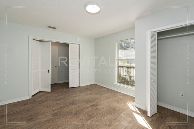 Building Photo - HALF-DEPOSIT SPECIAL! Updated 4 Bed 2 Bath Brick Home in West Mobile