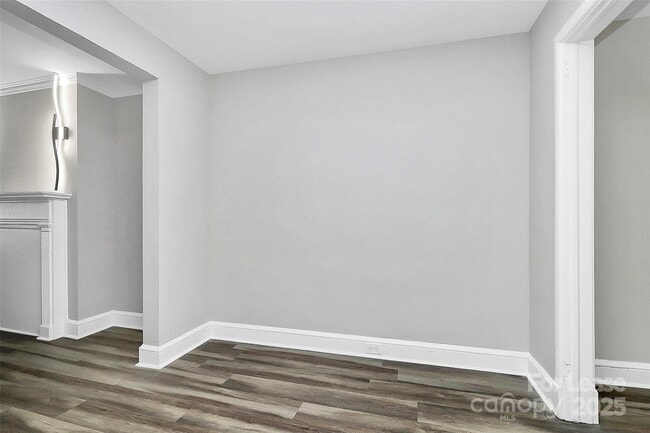 Building Photo - 3516 The Plaza