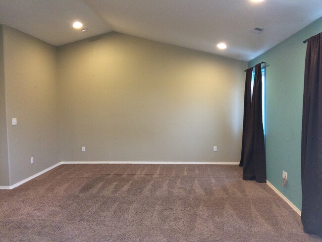 Building Photo - Cute 3 bedroom, 2 bathroom!!