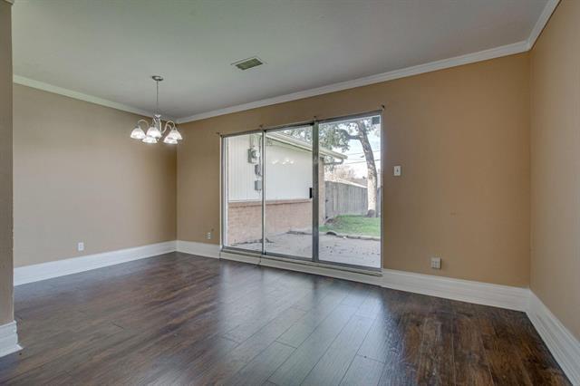 Building Photo - 3719 Crestpark Dr