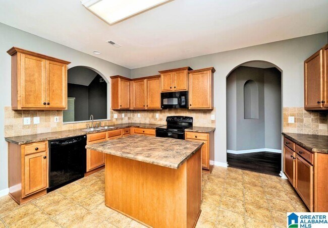 Building Photo - 315 Polo Ct
