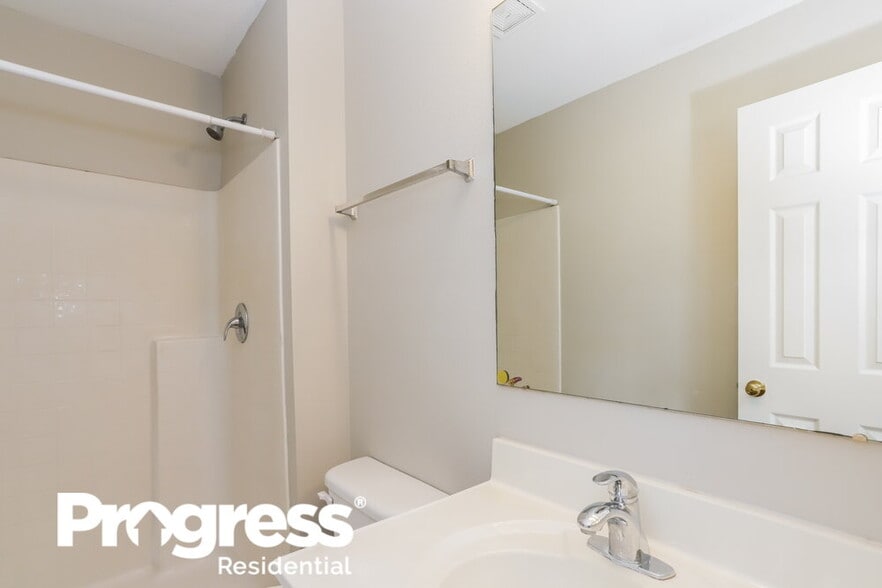 Building Photo - 17031 Ongar Ct