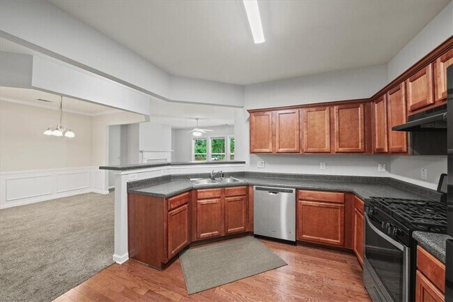 Building Photo - 162 Ledgewood Mill Way NE