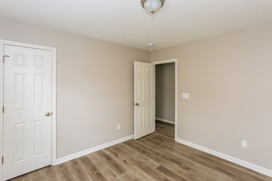 Building Photo - 5719 Falls Ridge Ln