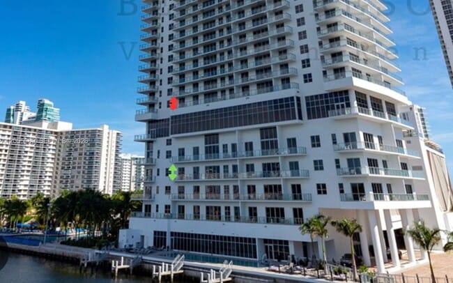 Building Photo - 4010 S Ocean Dr