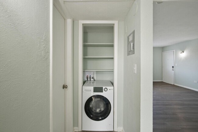 Building Photo - 1210 Pierce St