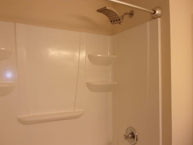 Building Photo - 2 Bedroom 1 Bath Ground Floor Condo in Hunters Trail