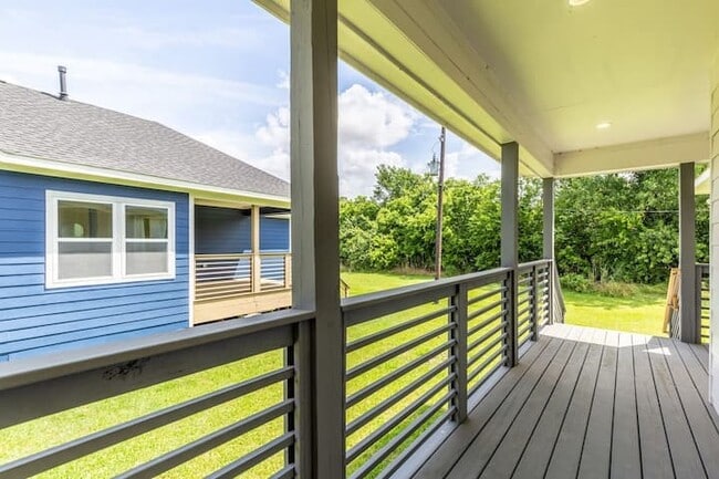 Building Photo - 1753 Pasadena St