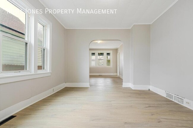 Building Photo - 62 Germain St