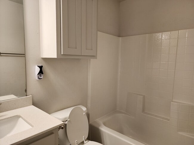 Building Photo - 4617 Emerald Knoll Rd