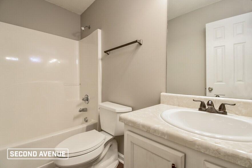 Building Photo - 277 Ermines Way