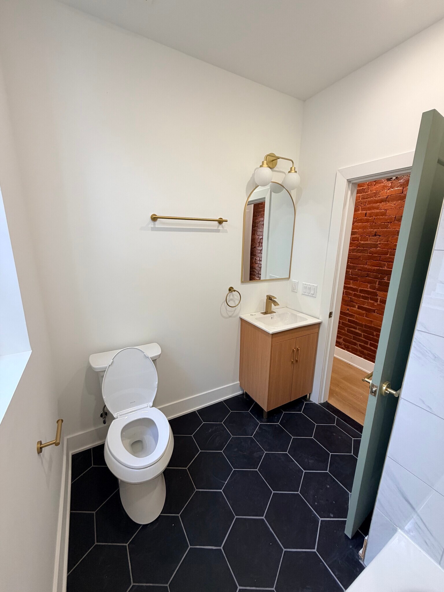 Building Photo - 1325 Kerbaugh St