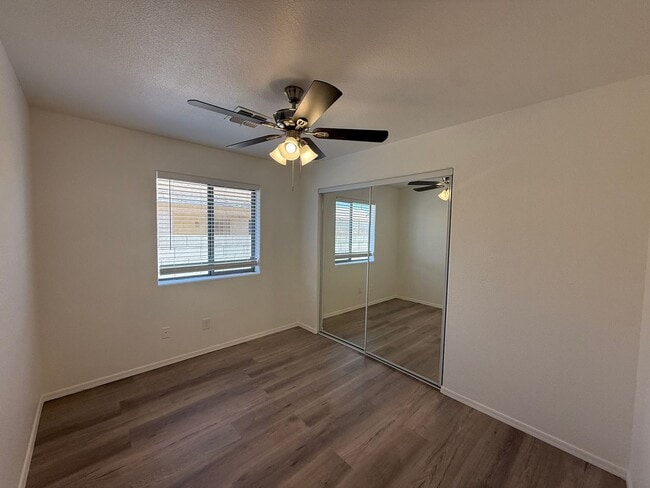 Building Photo - 3 Bedroom 2 Bathroom Home
