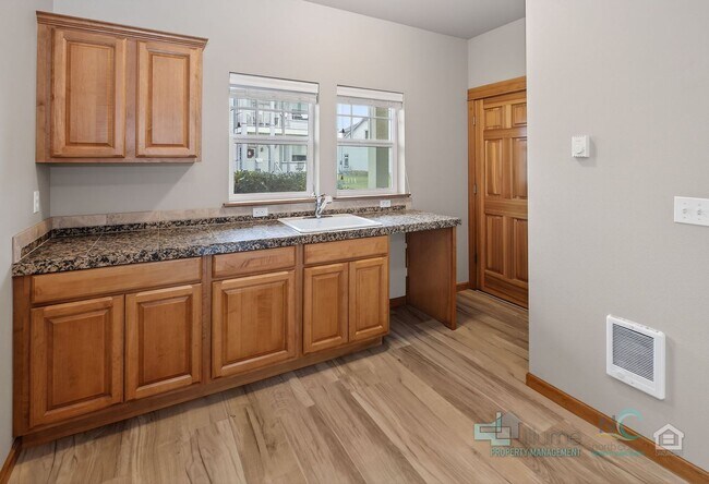 Building Photo - 255 - Fillpot