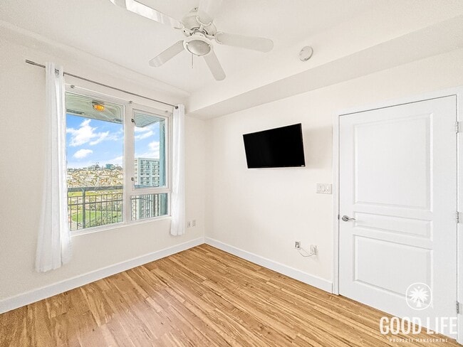 Building Photo - Beautiful 1BD/1BA Condo in Little Italy W/ A/C, W/D, Private Balcony with City Views, Community G...
