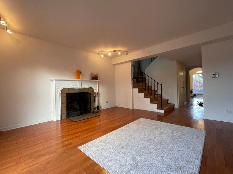 Building Photo - 1445 Shermer Rd