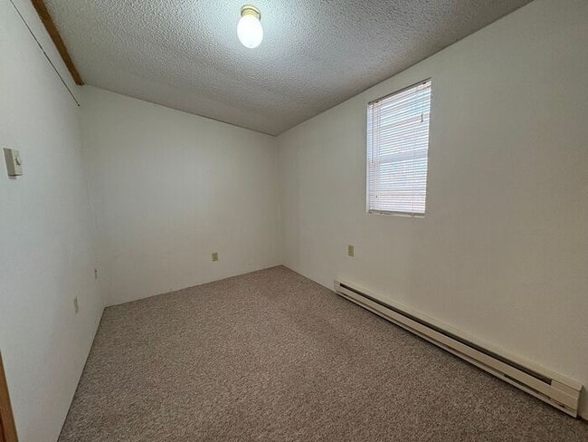 Building Photo - $900 | 1 Bedroom, 1 Bathroom Apartment | Pet Friendly | Available for an Immediate Move In!