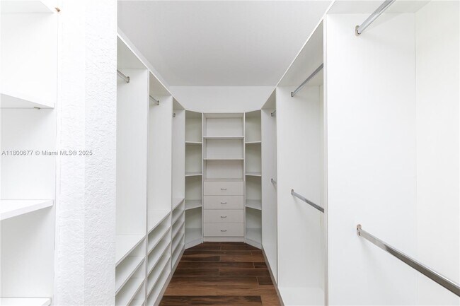 Building Photo - 935 Corkwood St