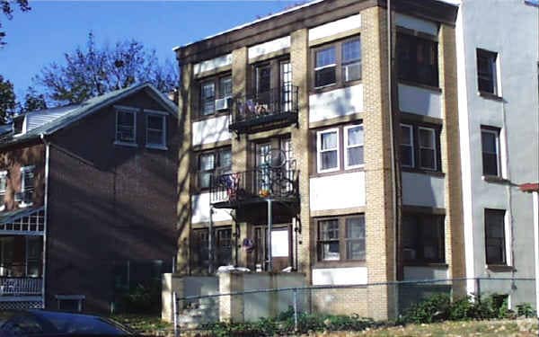Primary Photo - 621 S Walnut St