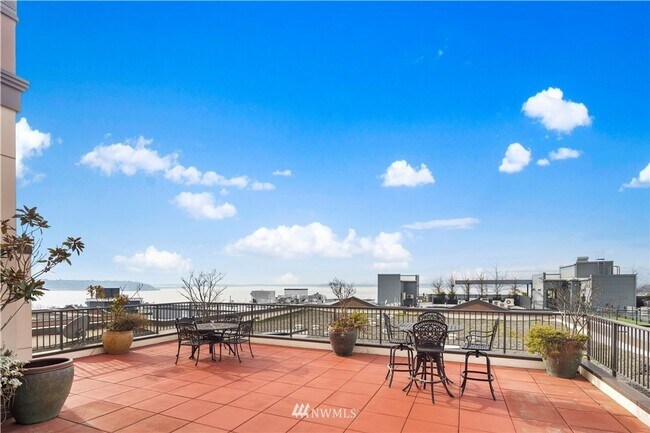 Building Photo - Classic 1bedroom Condo with Elegant Amenit...