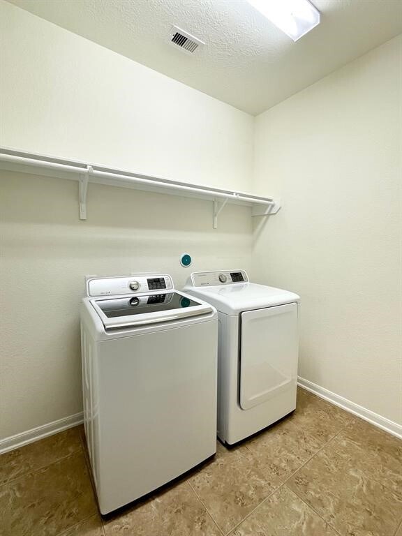 Building Photo - 1619 Stuart Creek Dr