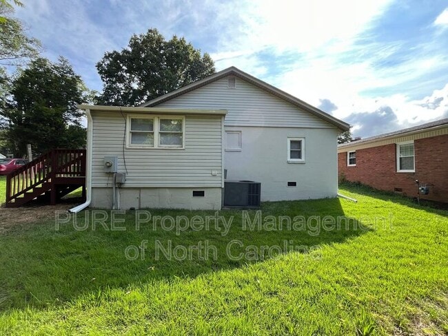 Building Photo - 65 Barber St NW