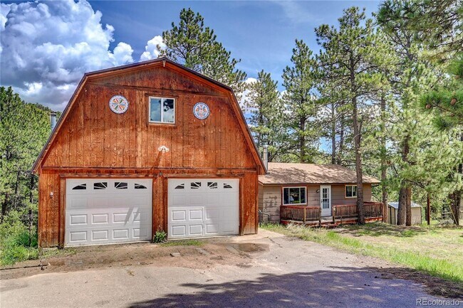 Building Photo - 2027 Roland Dr