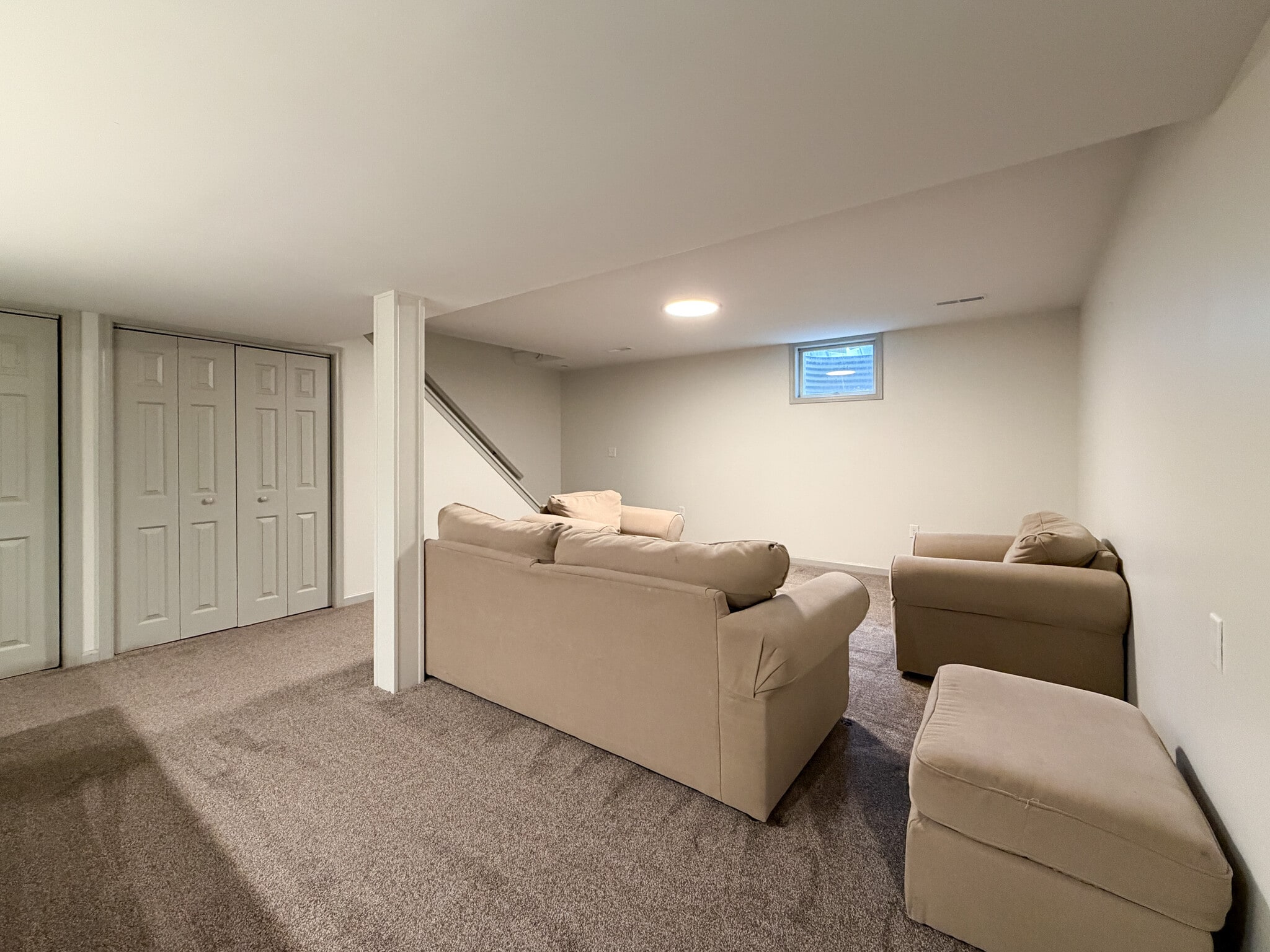Building Photo - 425 Deerfield Dr