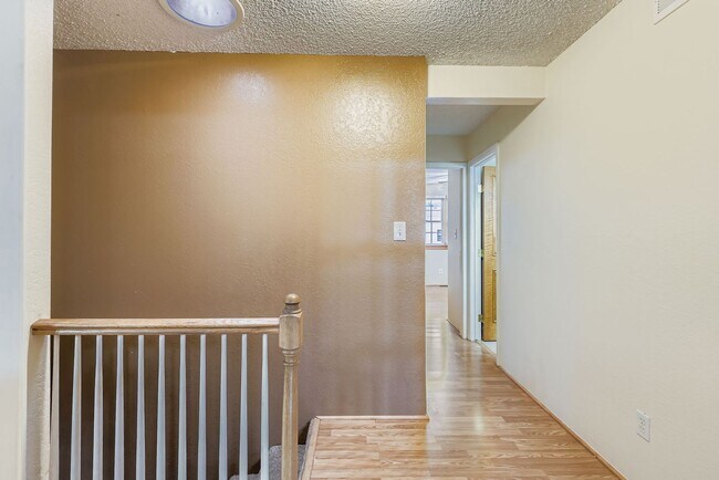 Building Photo - Stunning 3/2.5 home in Arvada!