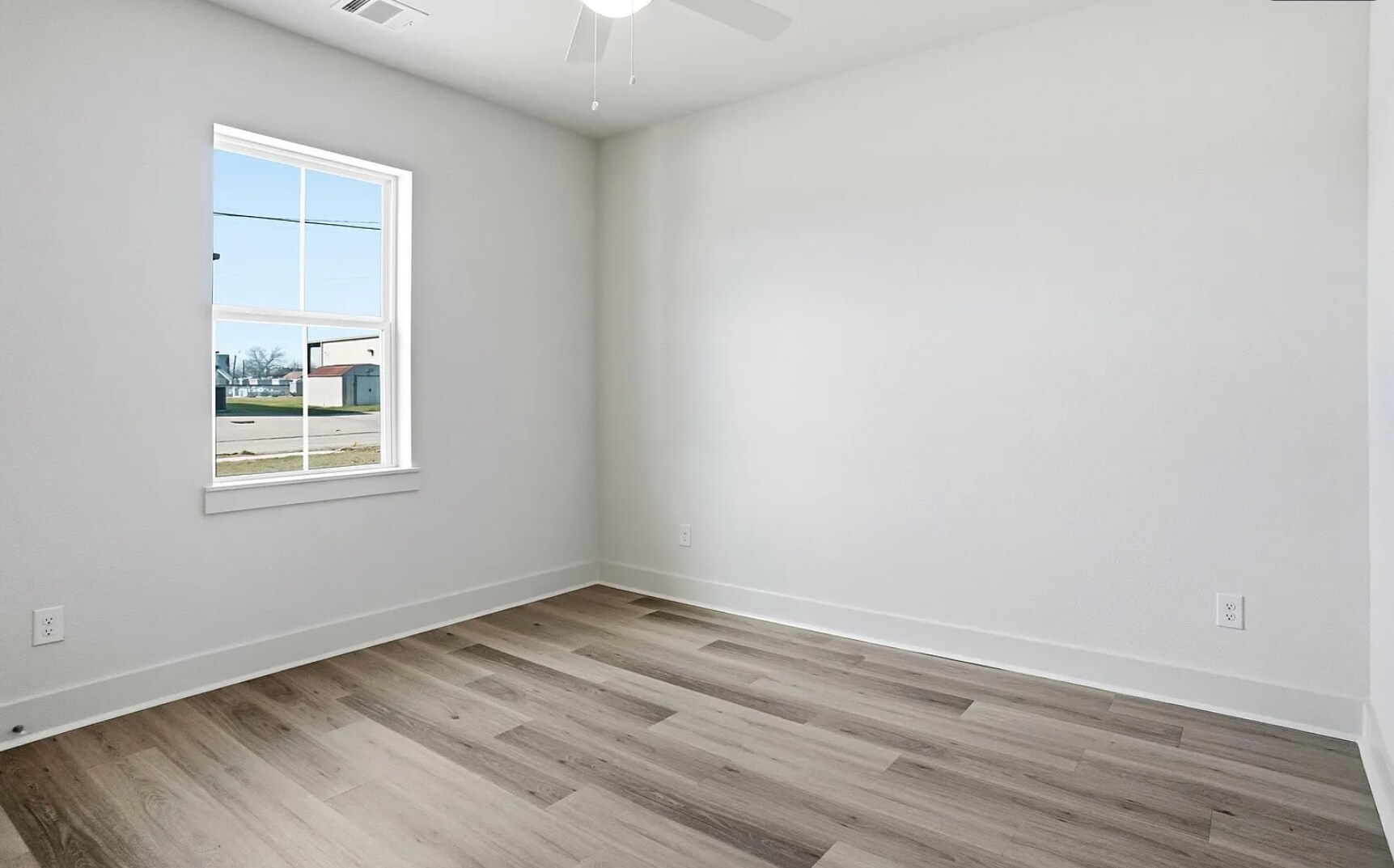 Building Photo - 307 Railroad Ave