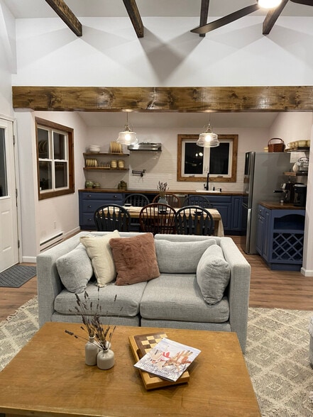 Building Photo - 189 Eagle Pass Rd