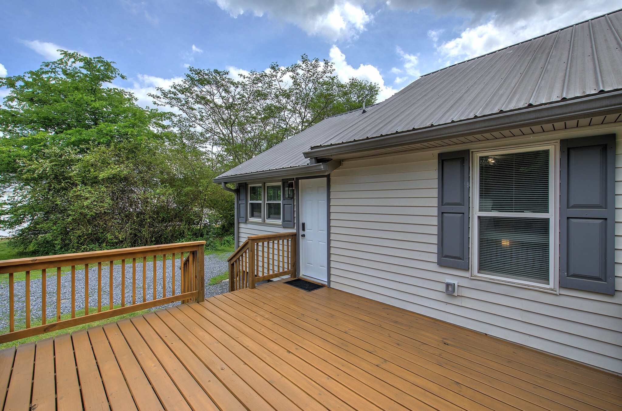 Rear shared deck - 227 Saint Elmo Cir