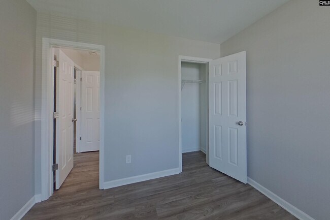 Building Photo - 712 Blazing Star Trl