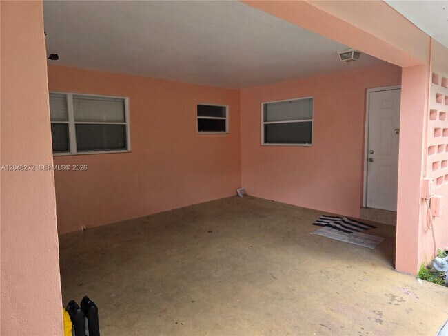 Building Photo - 6130 Funston St