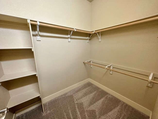 Building Photo - 712 W Laurel St