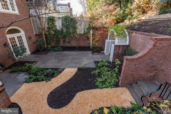 Building Photo - 2425 California St NW