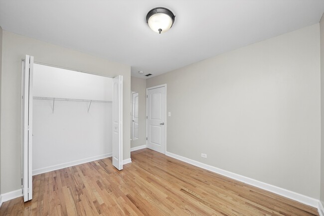 Building Photo - 3423 Ridgeland-202