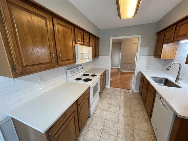 Building Photo - 2022 Chalfont Dr