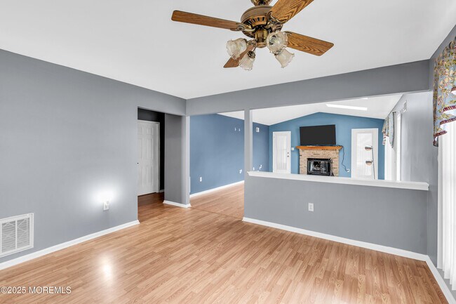 Building Photo - 1970 Cherryvale Ct